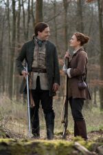 Foto: Richard Rankin & Sophie Skelton, Outlander - Copyright: RTL / 2019 Sony Pictures Television Inc. All Rights Reserved.