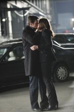 Foto: Nathan Fillion & Stana Katic, Castle - Copyright: 2010 American Broadcasting Companies, Inc. All rights reserved.
