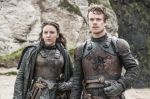 Foto: Gemma Whelan & Alfie Allen, Game of Thrones - Copyright: Helen Sloan/HBO