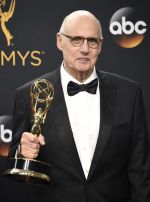Foto: Jeffrey Tambor, 68th Primetime Emmy Awards - Copyright: Phil McCarten/Invision; Television Academy/AP Images
