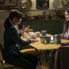 Foto: Offizielles Bild aus dem "Gilmore Girls"-Revival, "Gilmore Girls: A Year in the Life", von Netflix: Rory und Lorelai bei ihrer Lieblingsbeschäftigung - essen und quatschen. Ob das hier die Szene mit den berühmten letzten vier Worten ist? (© Saeed Adyani/Netflix)