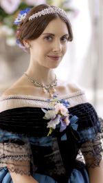 Foto: Alison Brie, Doctor Thorne - Copyright: capelight pictures