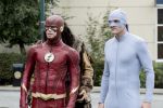 Foto: Grant Gustin & Hartley Sawyer, The Flash - Copyright: 2014 Warner Bros. Entertainment Inc. "FLASH" and all related elements are trademarks of DC Comics. All rights reserved.; Katie Yu/The CW; 2017 The CW Network, LLC. All rights reserved.