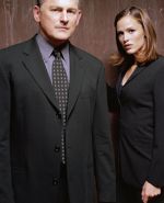Foto: Victor Garber & Jennifer Garner, Alias - Die Agentin - Copyright: Touchstone Television; ABC/Norman Jean Roy