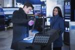 Foto: Grant Gustin & Carmen Moore, The Flash - Copyright: 2021 The CW Network, LLC. All rights reserved; Dean Buscher/The CW