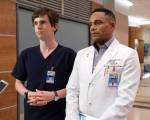 Foto: Freddie Highmore & Hill Harper, The Good Doctor - Copyright: Sony Pictures Entertainment. All Rights Reserved.