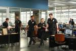 Foto: Titus Makin Jr., Melissa O'Neil & Nathan Fillion, The Rookie - Copyright: Entertainment One Germany GmbH 2021. Alle Rechte vorbehalten.; 2021 American Broadcasting Companies, Inc. All rights reserved.; ABC/Eric McCandless