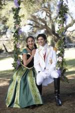 Foto: Sofia Wylie & Matt Cornett, High School Musical: Das Musical: Die Serie - Copyright: Disney/Anne Marie Fox