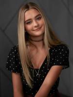 Foto: Lizzy Greene, A Million Little Things - Copyright: 2018 American Broadcasting Companies, Inc. All rights reserved.; ABC/Matthias Clamer