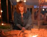 Foto: Reba McEntire, Big Sky - Copyright: 2022-2023 20th Television. All Rights Reserved; ABC/Michael Moriatis
