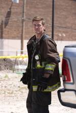 Foto: Jake Lockett, Chicago Fire - Copyright: 2022 Open 4 Business Productions LLC. All Rights Reserved.; Adrian S Burrows Sr/NBC