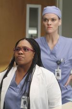 Foto: Chandra Wilson & Missi Pyle, Grey's Anatomy - Copyright: 2010 ABC Studios