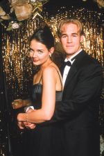 Foto: Katie Holmes & James van der Beek, Dawson's Creek - Copyright: 1999, 2000 Columbia TriStar Television, Inc. All Rights Reserved.