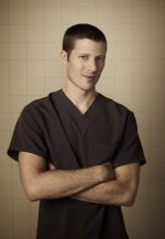 Foto: Zach Gilford, The Mob Doctor - Copyright: 2012 Fox Broadcasting Co.; Mathieu Young/FOX