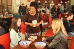 Foto: Alison Brie, Yvette Nicole Brown & Gillian Jacobs, Community - Copyright: Sony Pictures Television Inc. All Rights Reserved