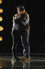 Foto: Chris Colfer & Mike O'Malley, Glee - Copyright: 2010 Fox Broadcasting Co.; Michael Yarish/FOX