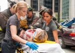 Foto: Lauren German & Monica Raymund, Chicago Fire - Copyright: Matt Dinerstein/NBC