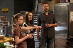 Foto: Gillian Jacobs, Alison Brie & Joel McHale, Community - Copyright: Yahoo/Sony Pictures Television