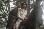 Foto: Sam Heughan & Caitriona Balfe, Outlander - Copyright: 2014 Sony Pictures Television Inc. All Rights Reserved.