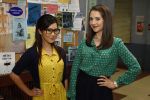 Foto: Irene Choi & Alison Brie, Community - Copyright: 2011, 2012 Sony Pictures Television Inc. and Open 4 Business Productions LLC. All Rights Reserved.