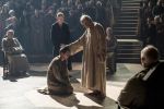 Foto: Finn Jones & Jonathan Pryce, Game of Thrones - Copyright: Helen Sloan/HBO