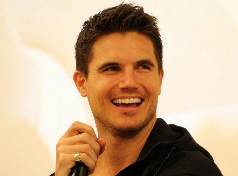 Foto: Robbie Amell, Justice Squad Convention (© myFanbase/Nicole Oebel)